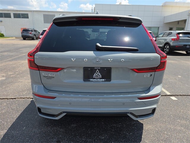 2026 Volvo XC60 B5 Plus photo 4