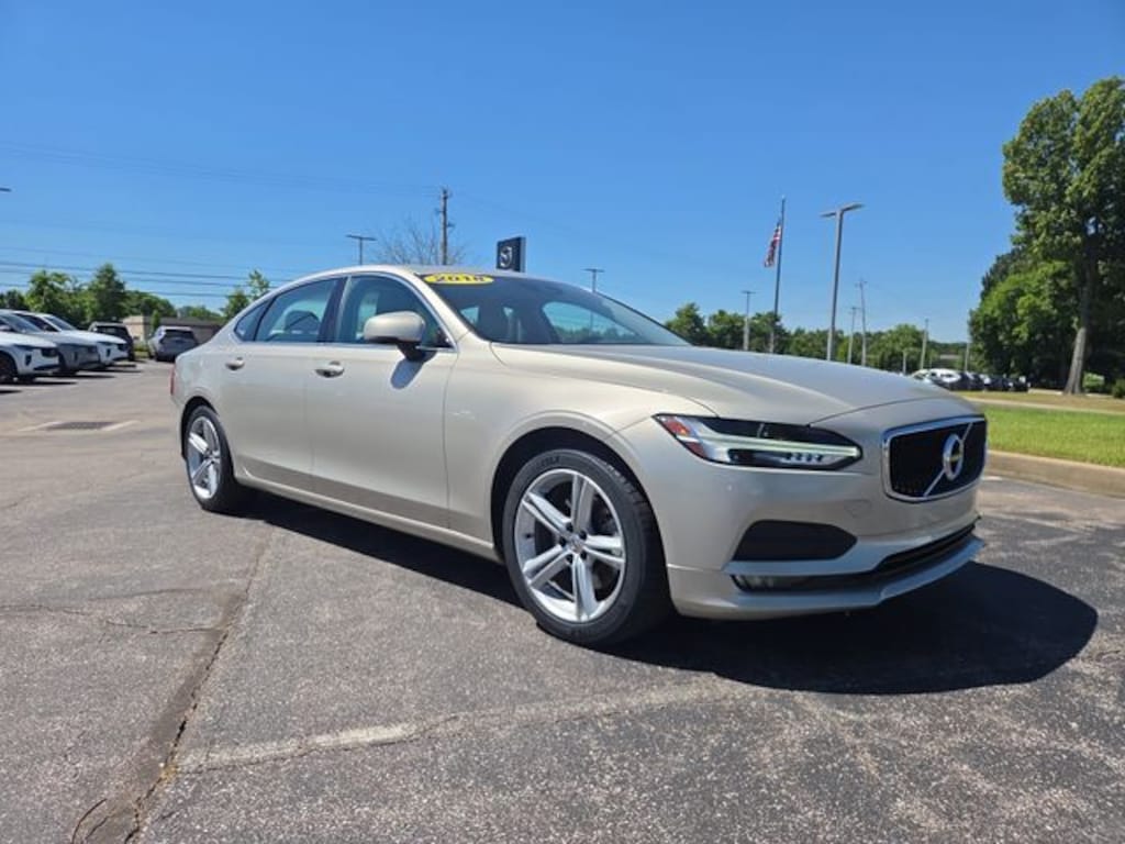 Used 2018 Volvo S90 T5 FWD Momentum Sedan