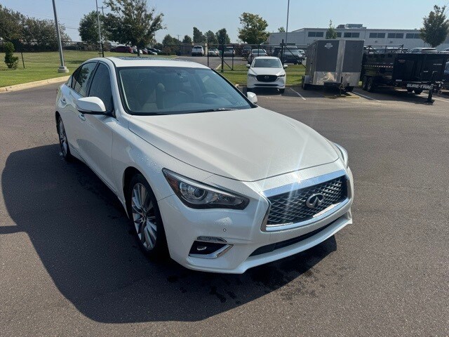 2022 Infiniti Q50 LUXE photo 2