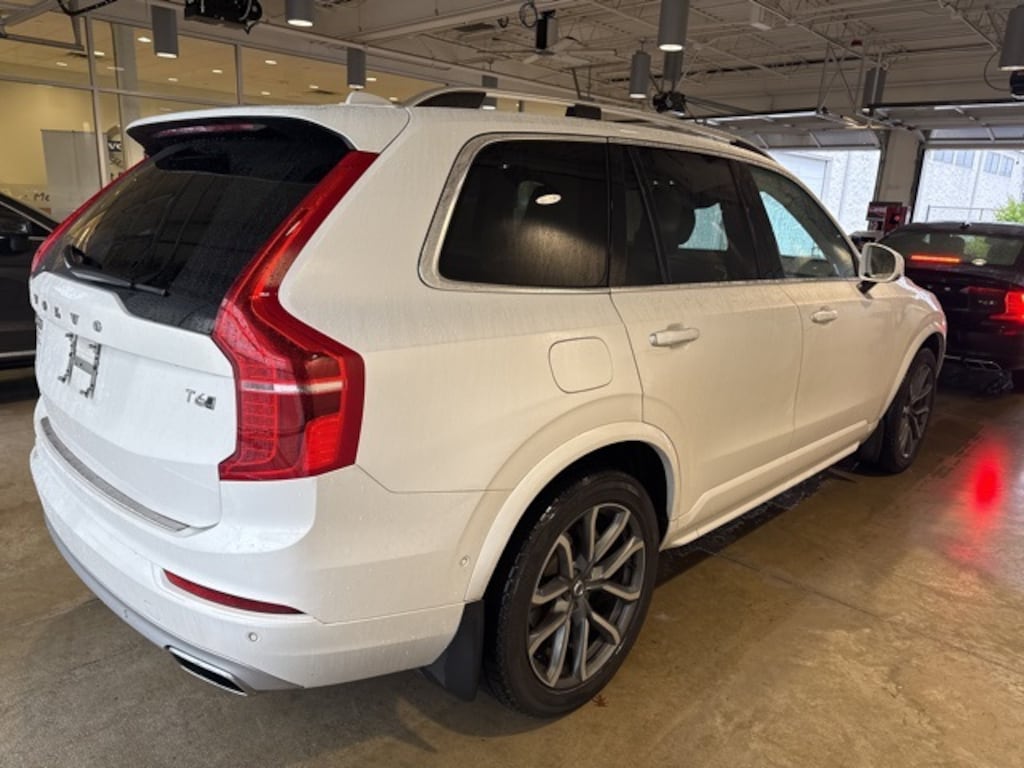 Used 2018 Volvo XC90 T6 AWD Momentum (7 Passenger) SUV
