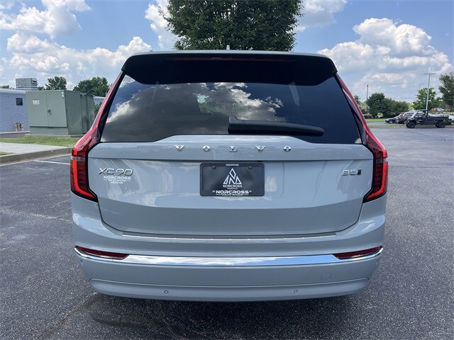 2026 Volvo XC90 Plus Black Edition photo 4