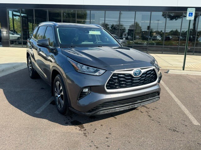 2020 Toyota Highlander Hybrid XLE photo 2