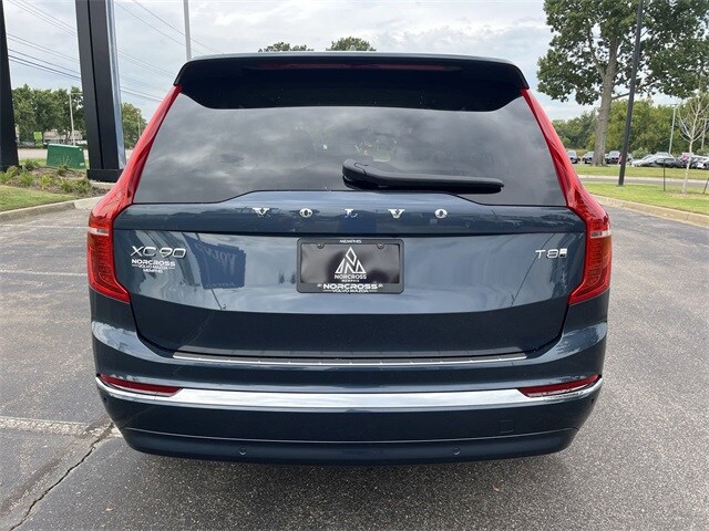 2025 Volvo XC90 T8 photo 4