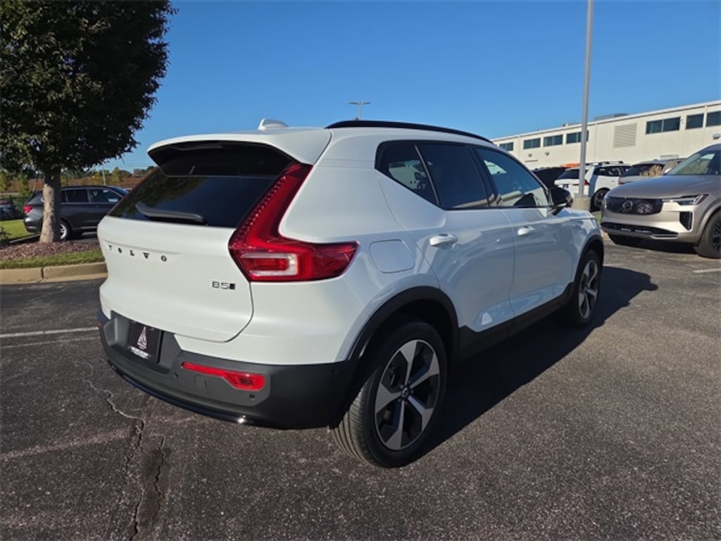 New 2026 Volvo XC40 B5 Plus SUV