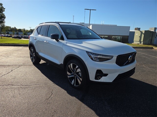 2026 Volvo XC40 SUV  2026 Volvo XC40 SUV