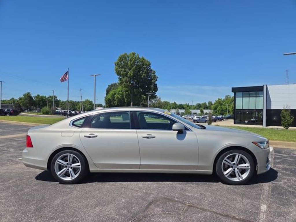 Used 2018 Volvo S90 T5 FWD Momentum Sedan