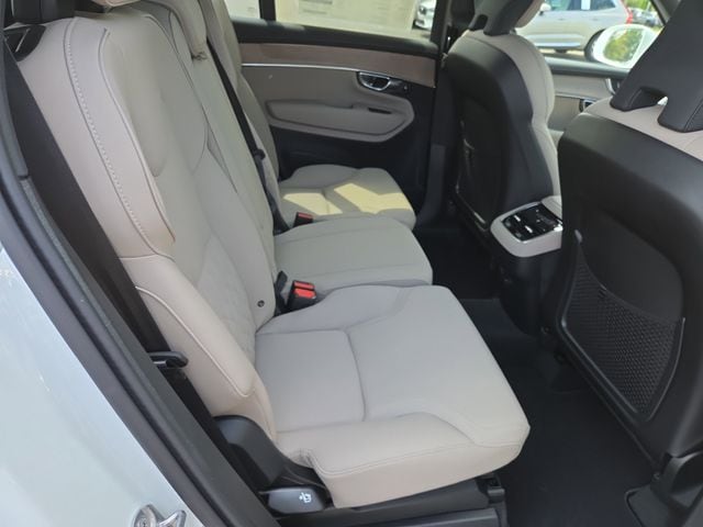 2026 Volvo XC90 Core - Photo 17