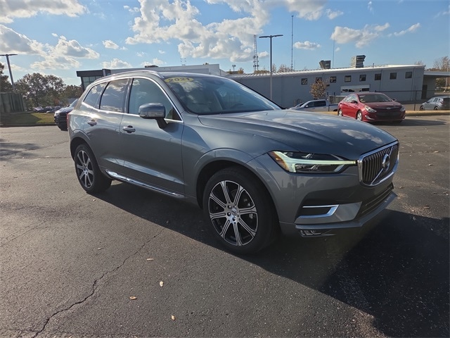 2021 Volvo XC60 Inscription's photo