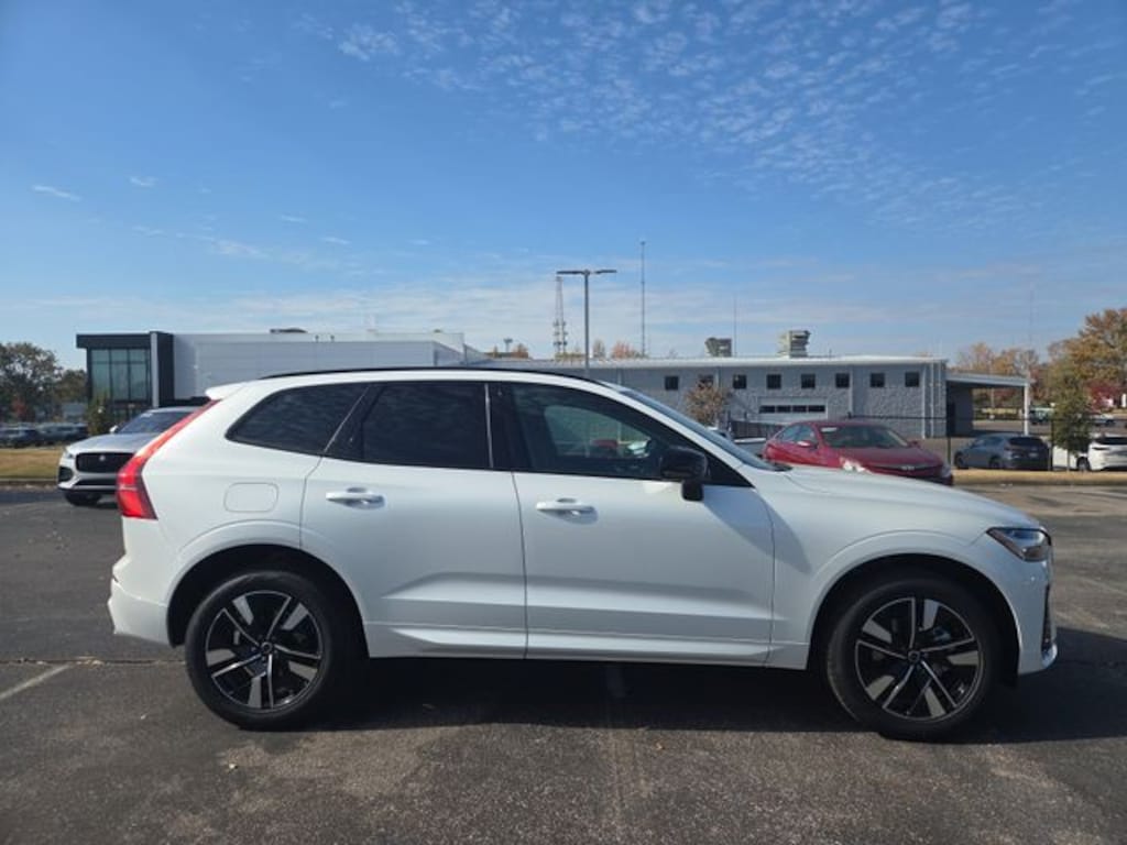 New 2026 Volvo XC60 B5 Core SUV