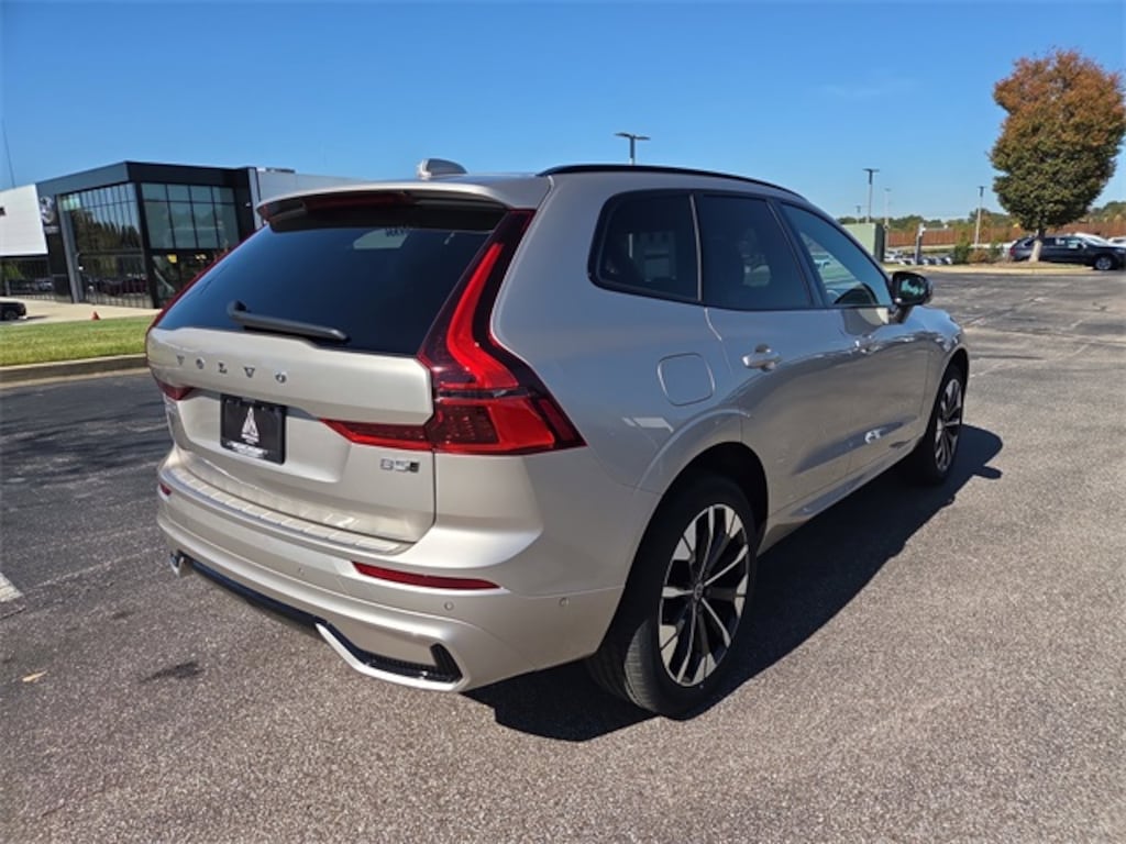 New 2026 Volvo XC60 B5 Plus SUV