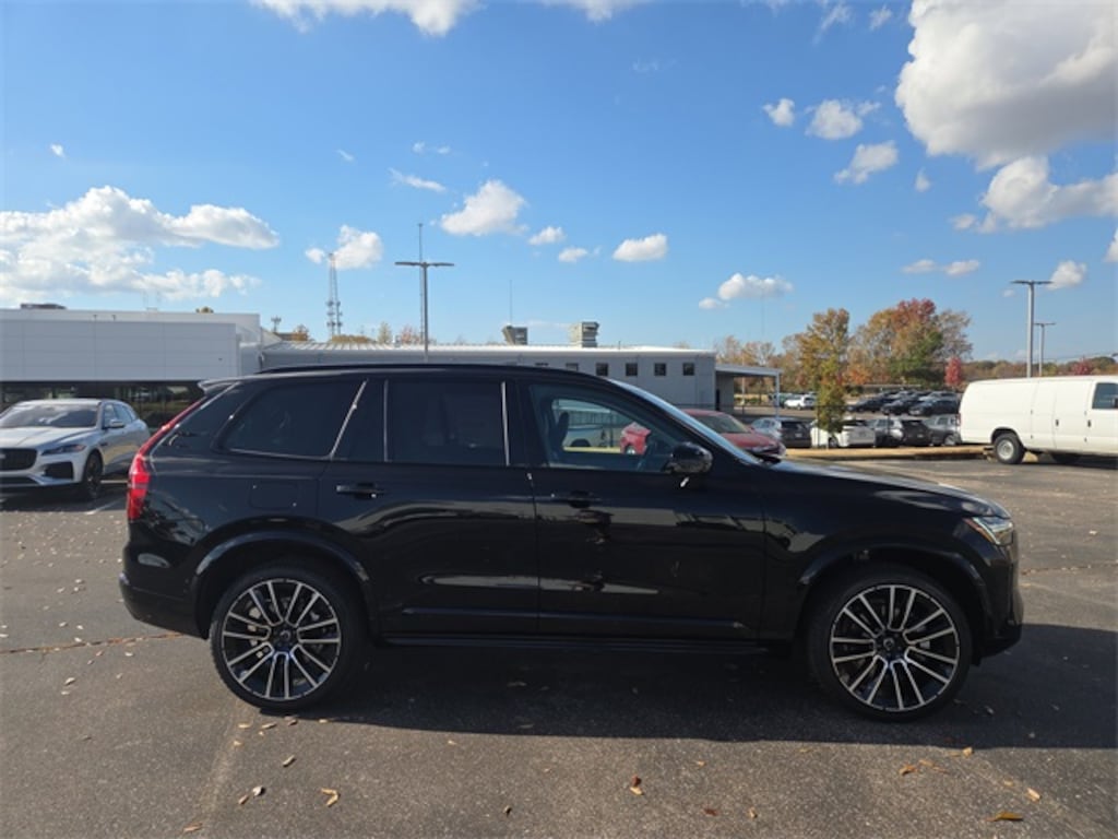 New 2026 Volvo XC90 B6 Ultra Dark Theme 6-Seater SUV