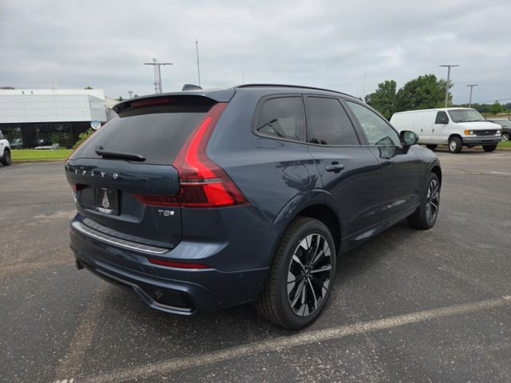 New 2026 Volvo XC60 plug-in hybrid T8 Ultra SUV