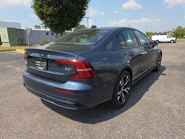 2024 Volvo S60 B5 Plus photo 3