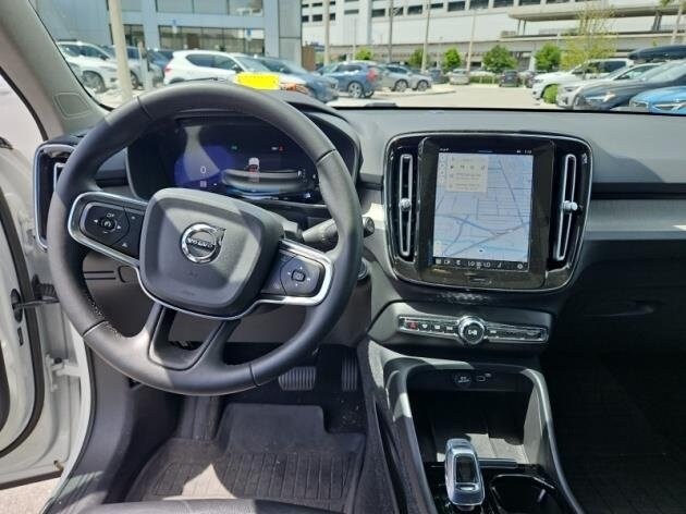 2023 Volvo XC40 AWD Plus photo 4