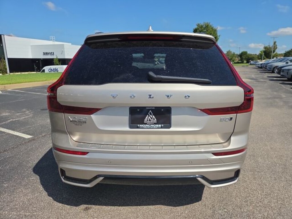 New 2026 Volvo XC60 B5 Plus SUV
