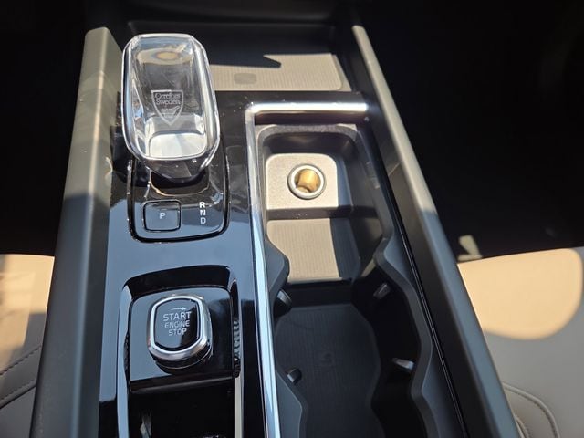 2026 Volvo XC60 Plus - Photo 25