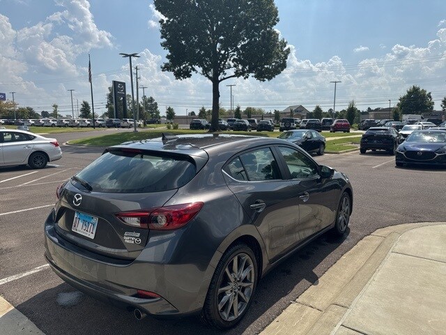 2018 Mazda Mazda3 Touring photo 3