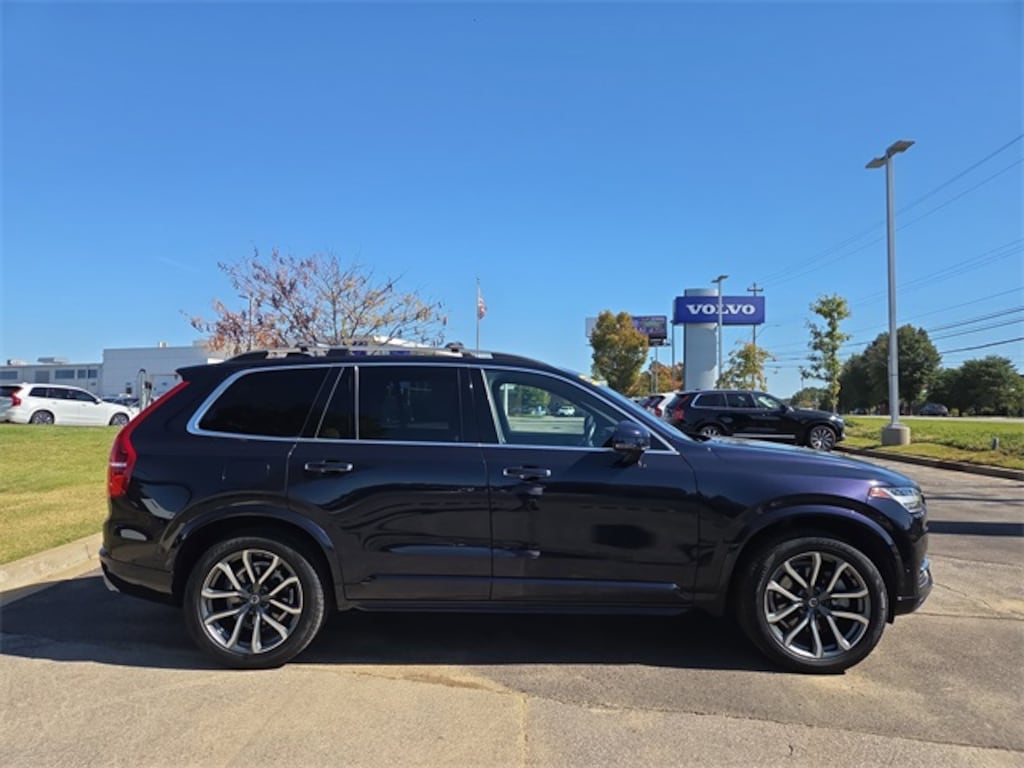 Used 2017 Volvo XC90 T6 AWD Momentum SUV