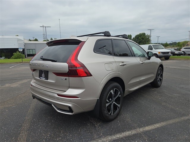 2026 Volvo XC60 B5 Core photo 3