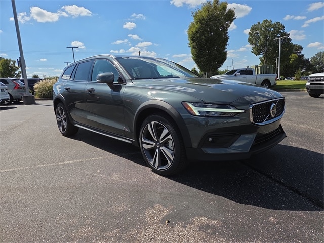 2026 Volvo V60 Cross Country Wagon 