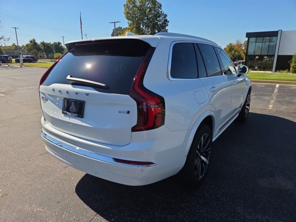 New 2026 Volvo XC90 B5 Core SUV