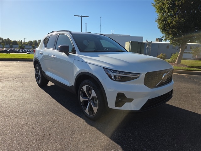 2026 Volvo XC40 SUV  2026 Volvo XC40 SUV