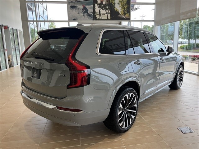2025 Volvo XC90 Plus photo 3