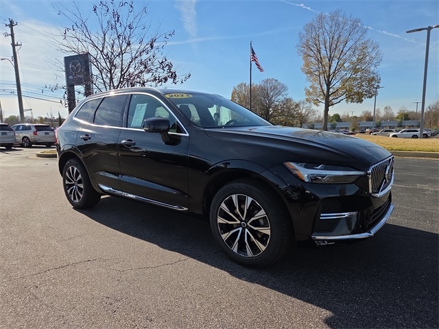 2023 Volvo XC60 Plus's photo