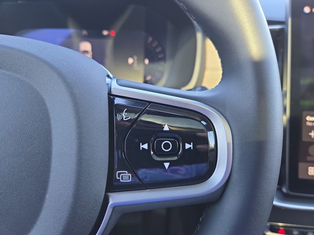 2026 Volvo XC90 Plus - Photo 24