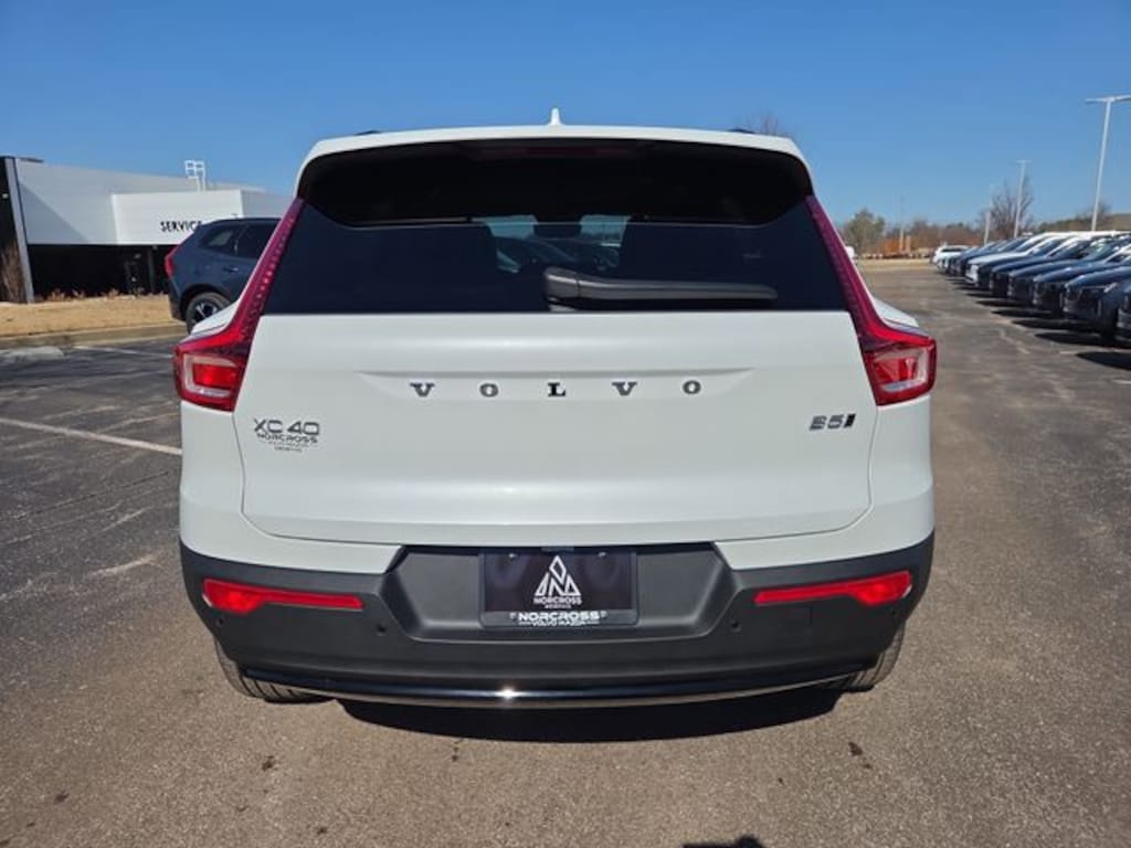 New 2026 Volvo XC40 B5 Ultra SUV