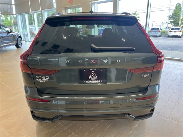 2026 Volvo XC60 Hybrid T8 photo 4