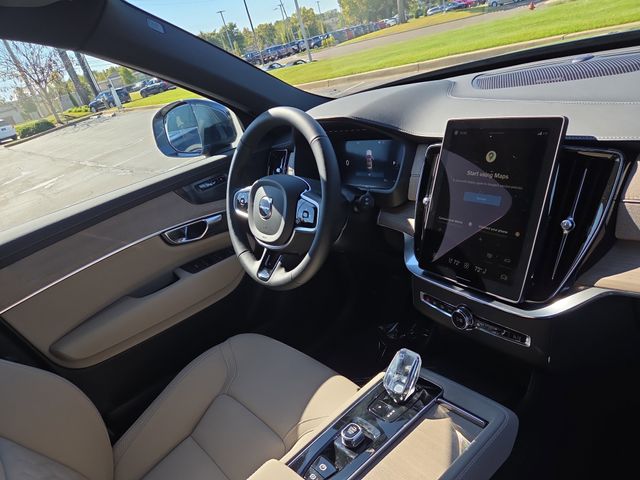 2026 Volvo XC90 Plus - Photo 18