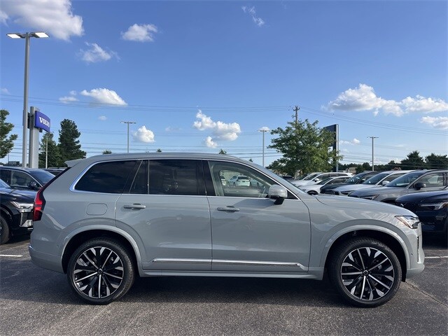 2026 Volvo XC90 photo 2