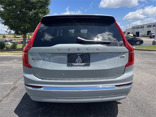 2025 Volvo XC90 T8 Plus photo 4