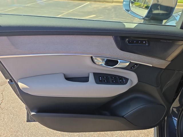 2026 Volvo XC90 Plus - Photo 11