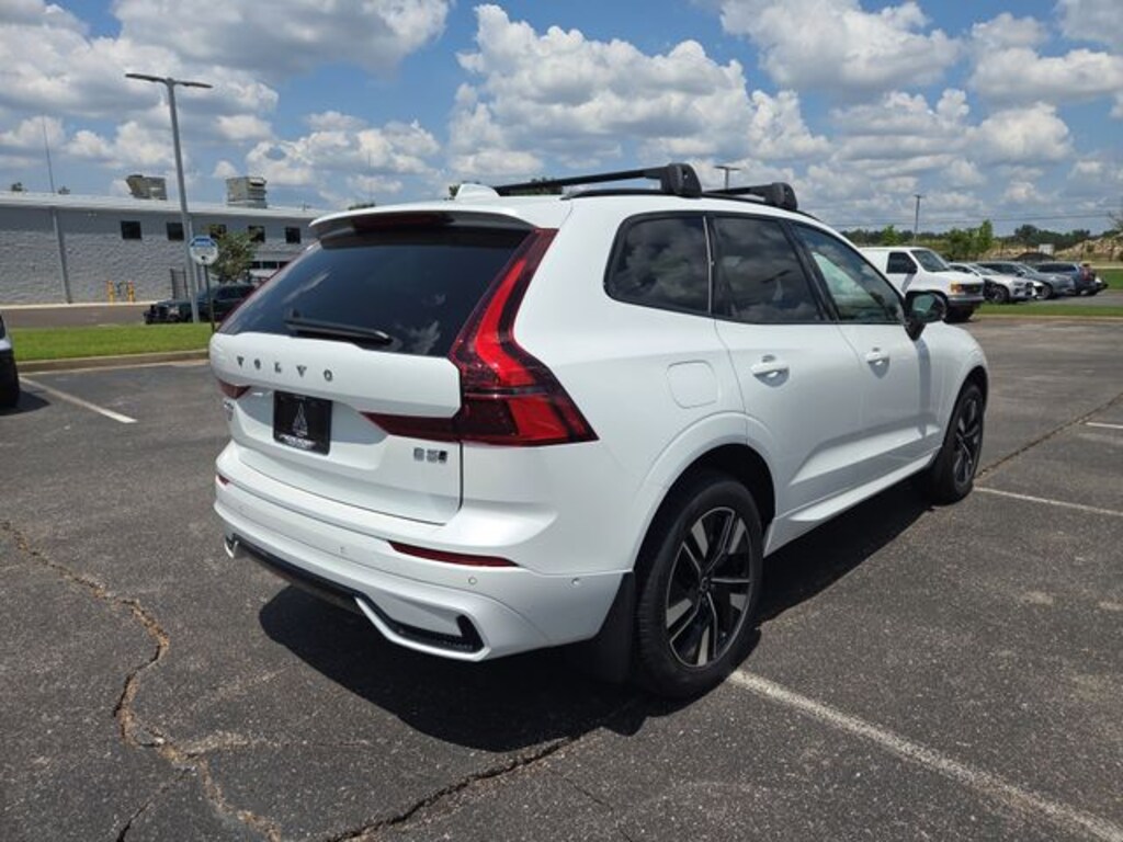 New 2026 Volvo XC60 B5 Plus SUV