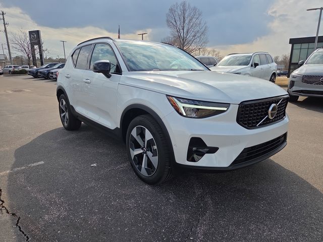 2026 Volvo XC40 B5 Plus Dark AWD's photo