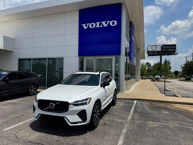 2024 Volvo XC60 B5 Plus Dark Theme AWD's photo