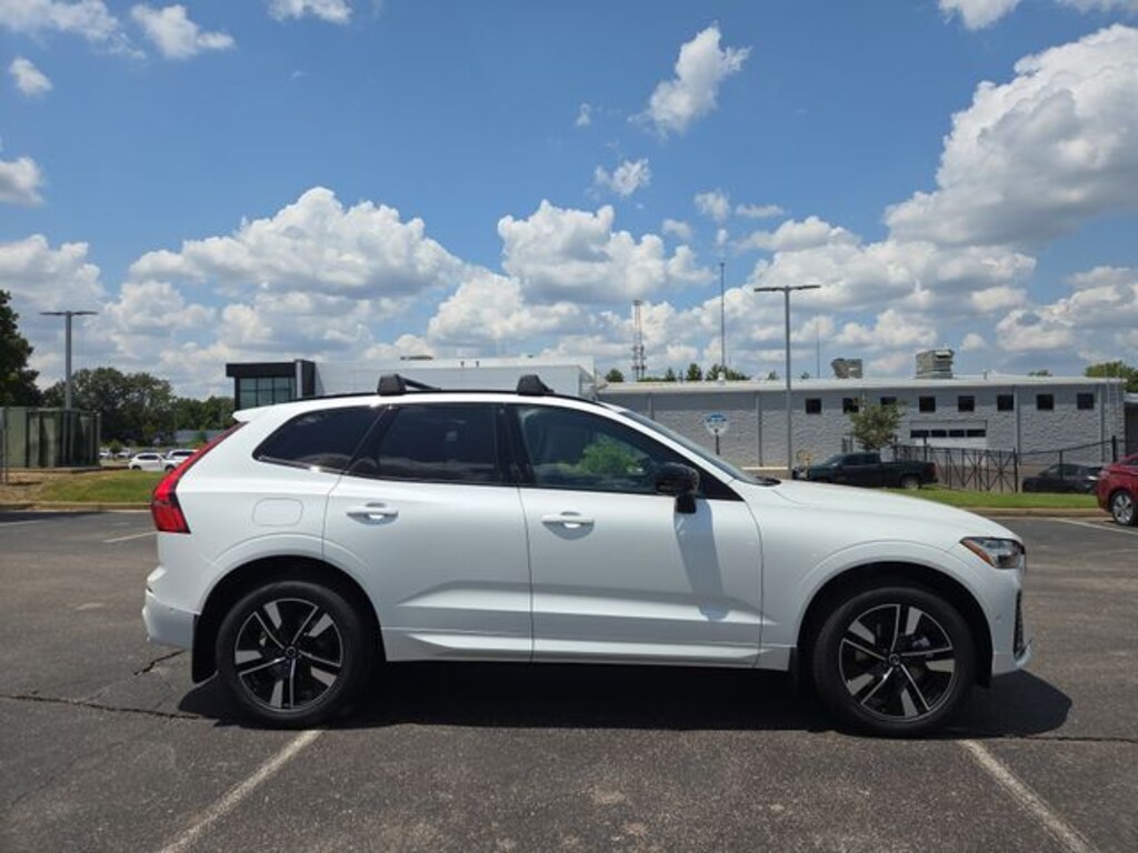 New 2026 Volvo XC60 B5 Plus SUV