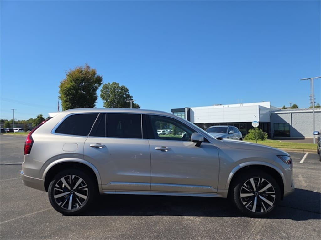 New 2026 Volvo XC90 B5 Core SUV