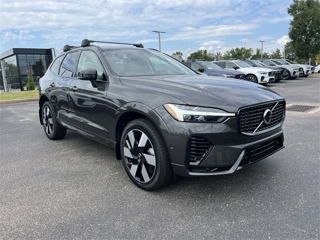 2025 Volvo XC60 plug-in hybrid T8 Plus SUV
