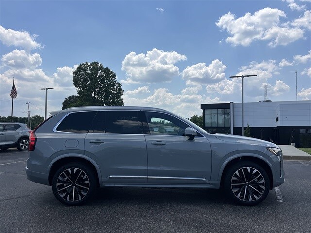 2026 Volvo XC90 Plus Black Edition photo 2