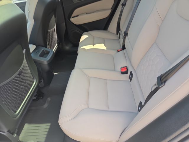 2026 Volvo XC60 Plus - Photo 14