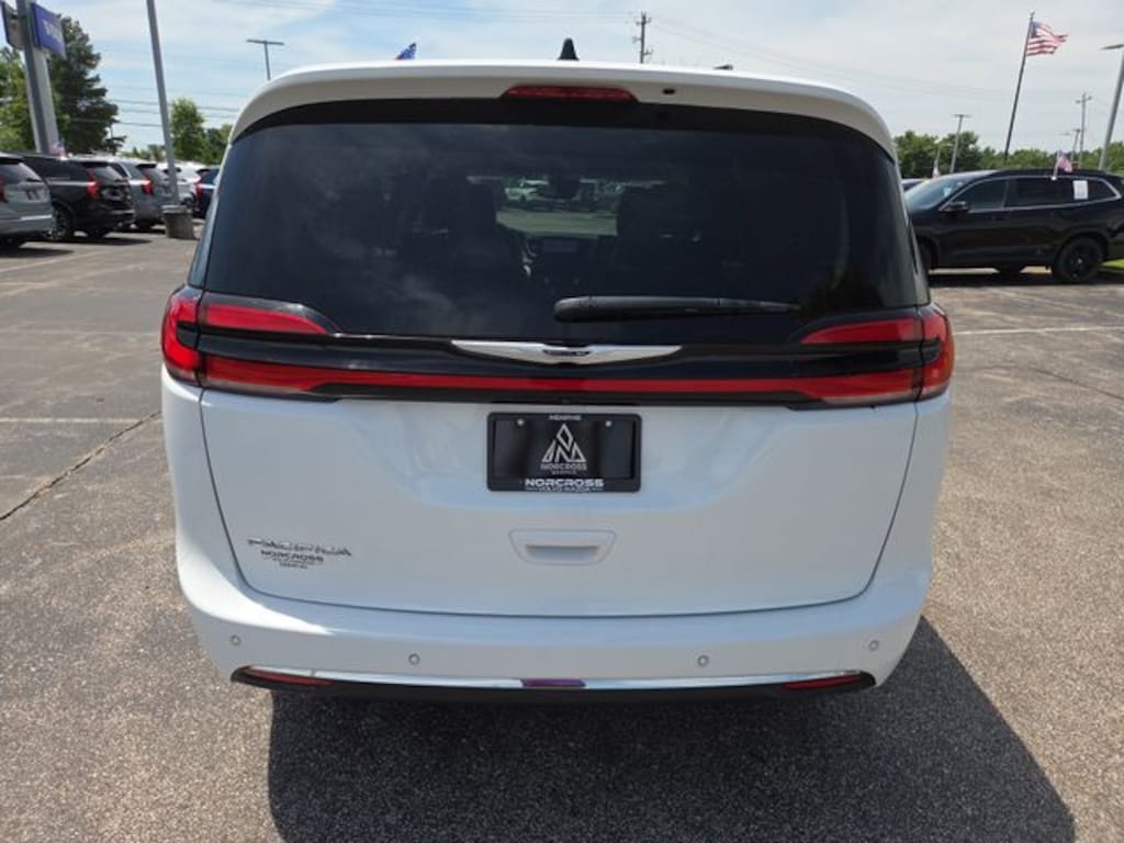Used 2024 Chrysler Pacifica Touring L Van Passenger Van
