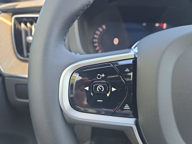 2026 Volvo XC60 Plus - Photo 22