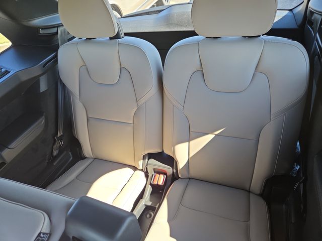 2026 Volvo XC90 Plus - Photo 14