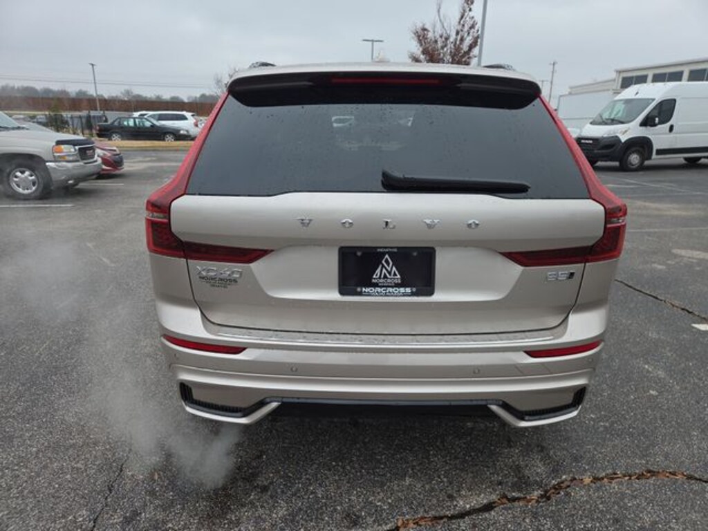 New 2026 Volvo XC60 B5 Plus SUV