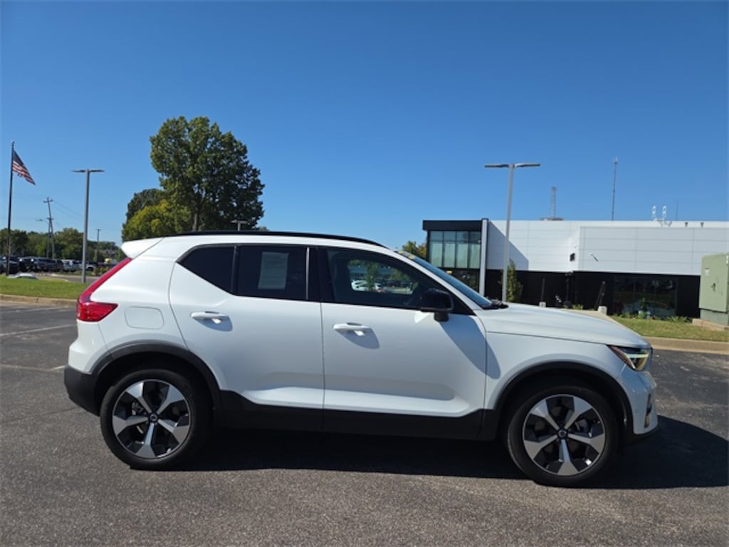 Certified 2023 Volvo XC40 B5 AWD Plus Dark SUV