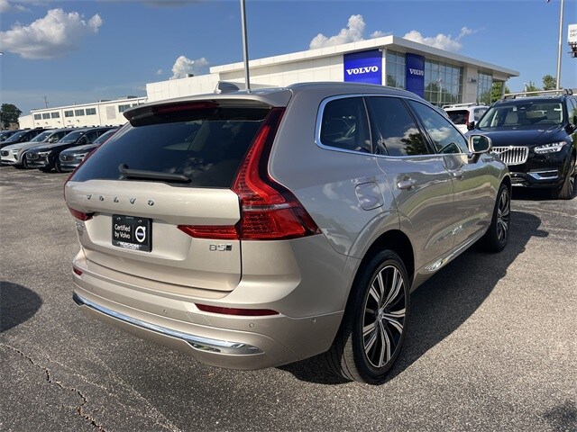 2023 Volvo XC60 B5 Plus photo 3