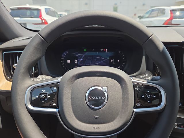2026 Volvo XC60 Plus - Photo 21